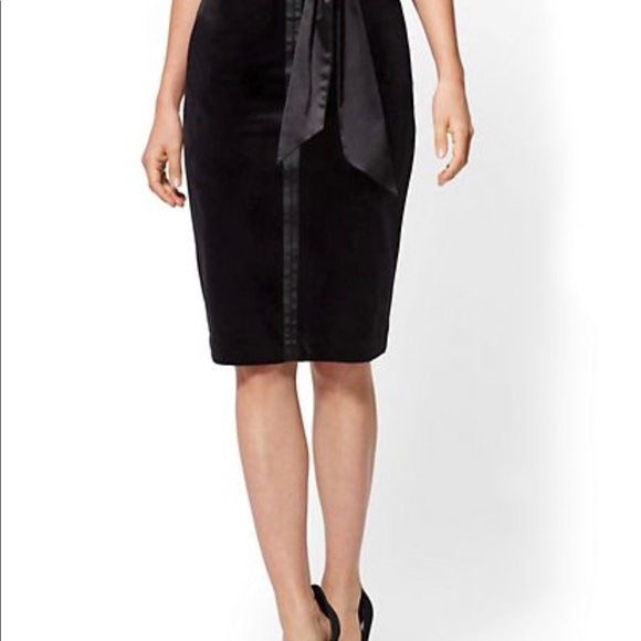 2 Velvet Pencil Skirts- 7th Avenue - Picture 2 of 4